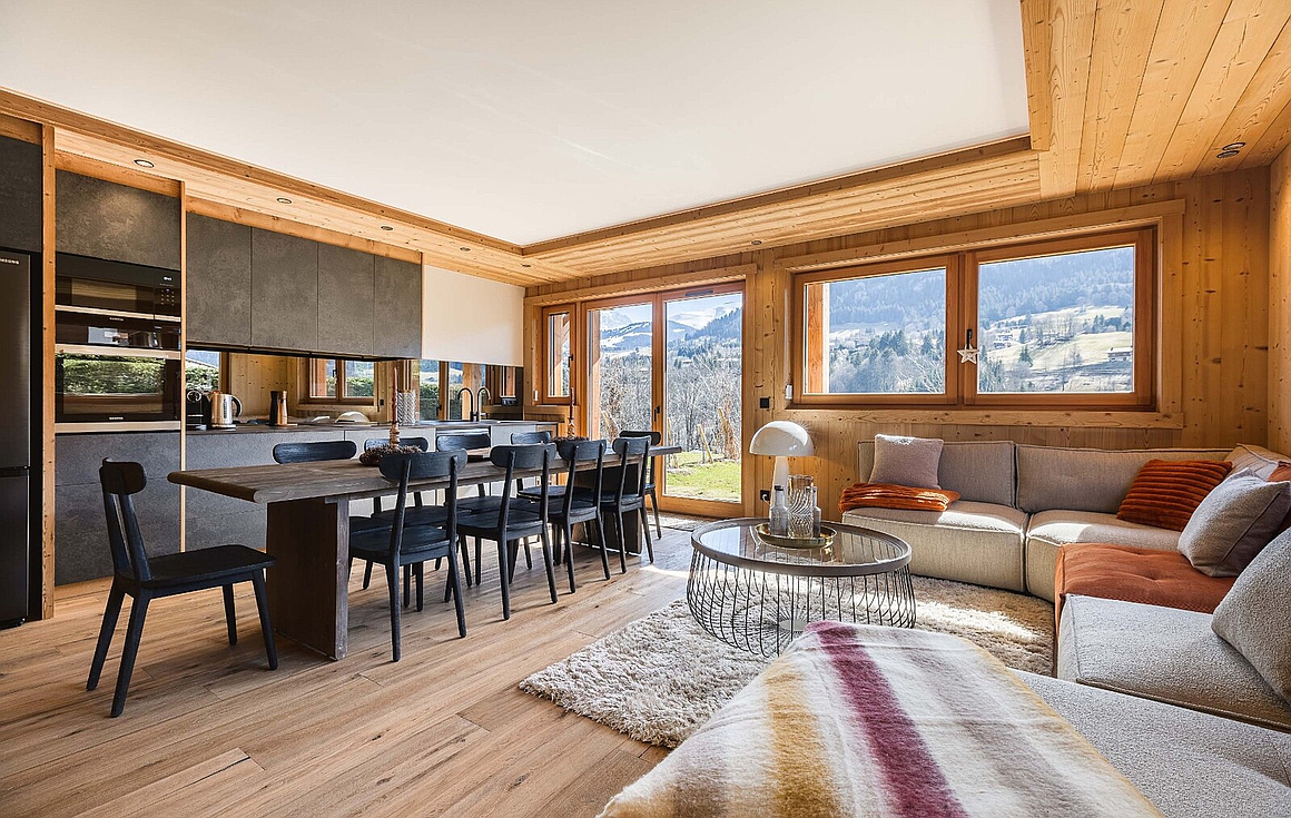 5 bedroom spacious, modern chalet