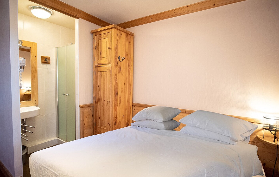 Bedroom with built-in en-suite shower