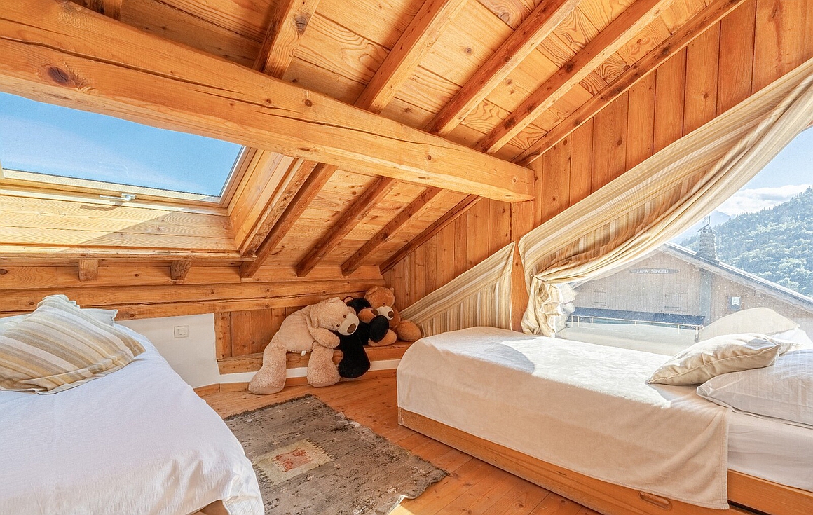 Chalet for sale in Les Allues